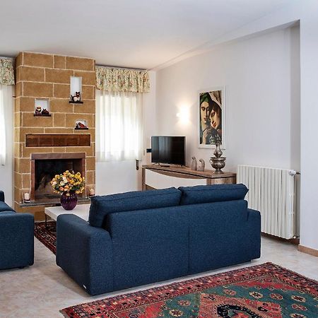 Villa Eva Crispiano Bagian luar foto