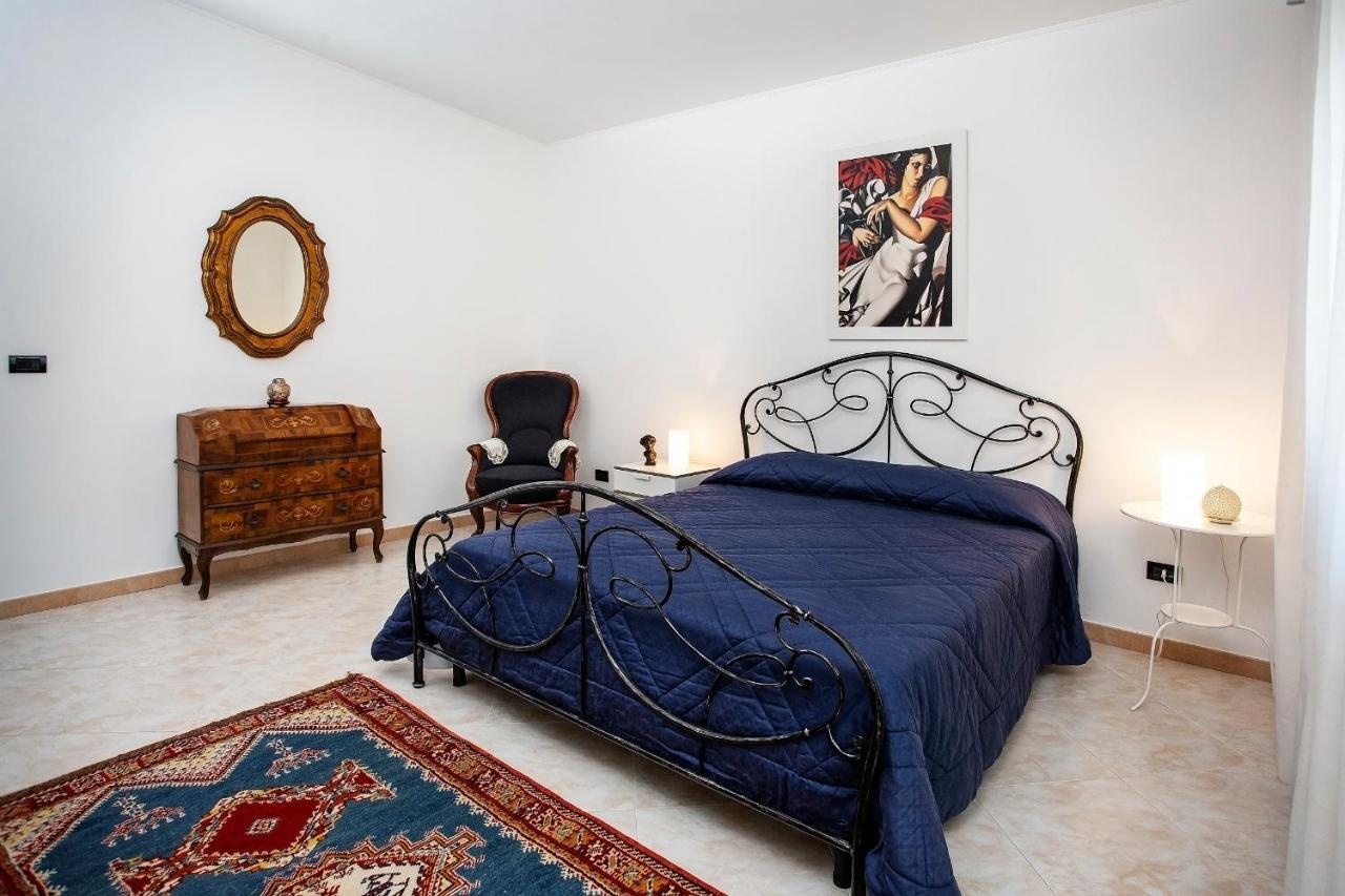Villa Eva Crispiano Bagian luar foto