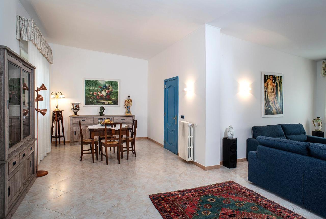 Villa Eva Crispiano Bagian luar foto
