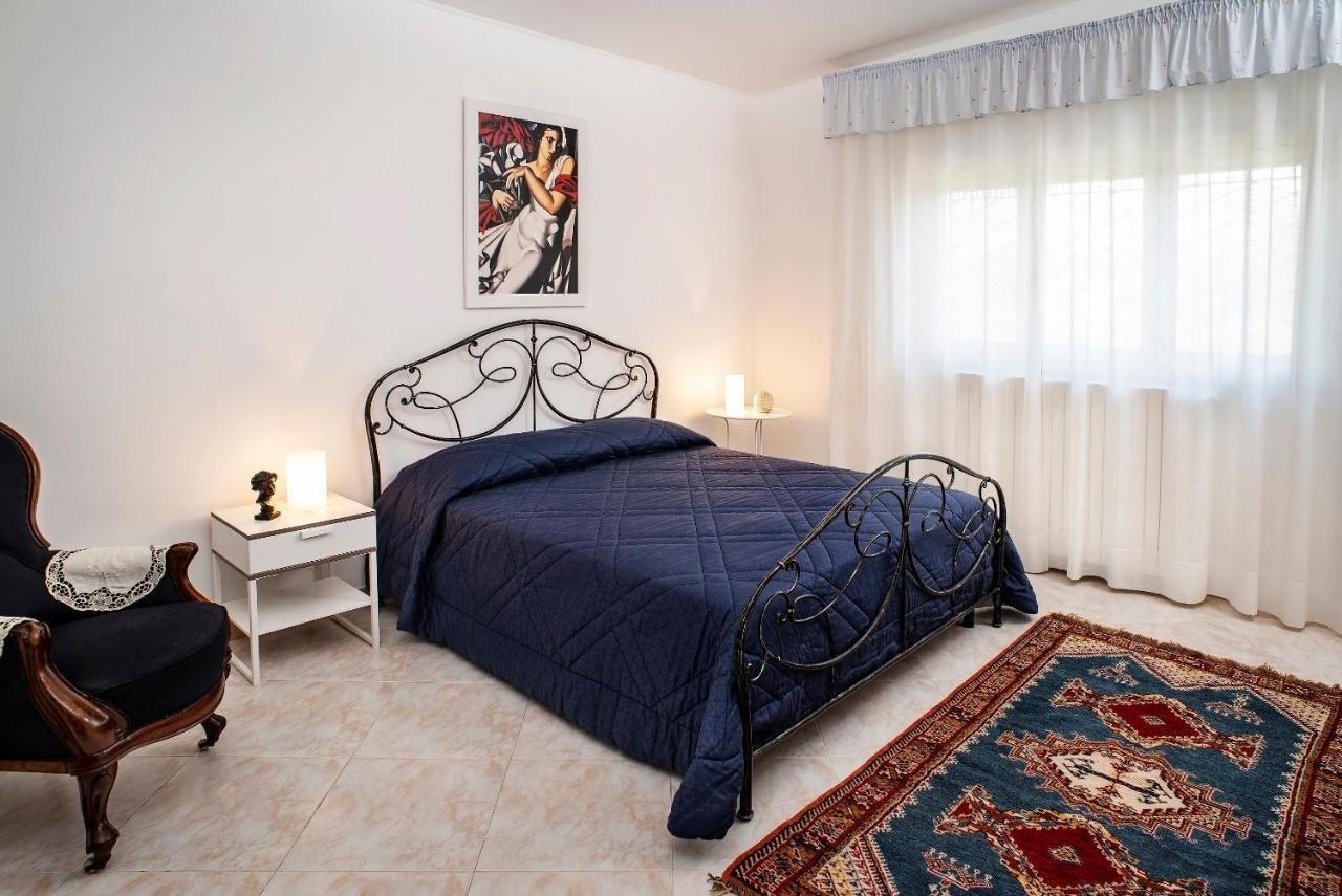 Villa Eva Crispiano Bagian luar foto