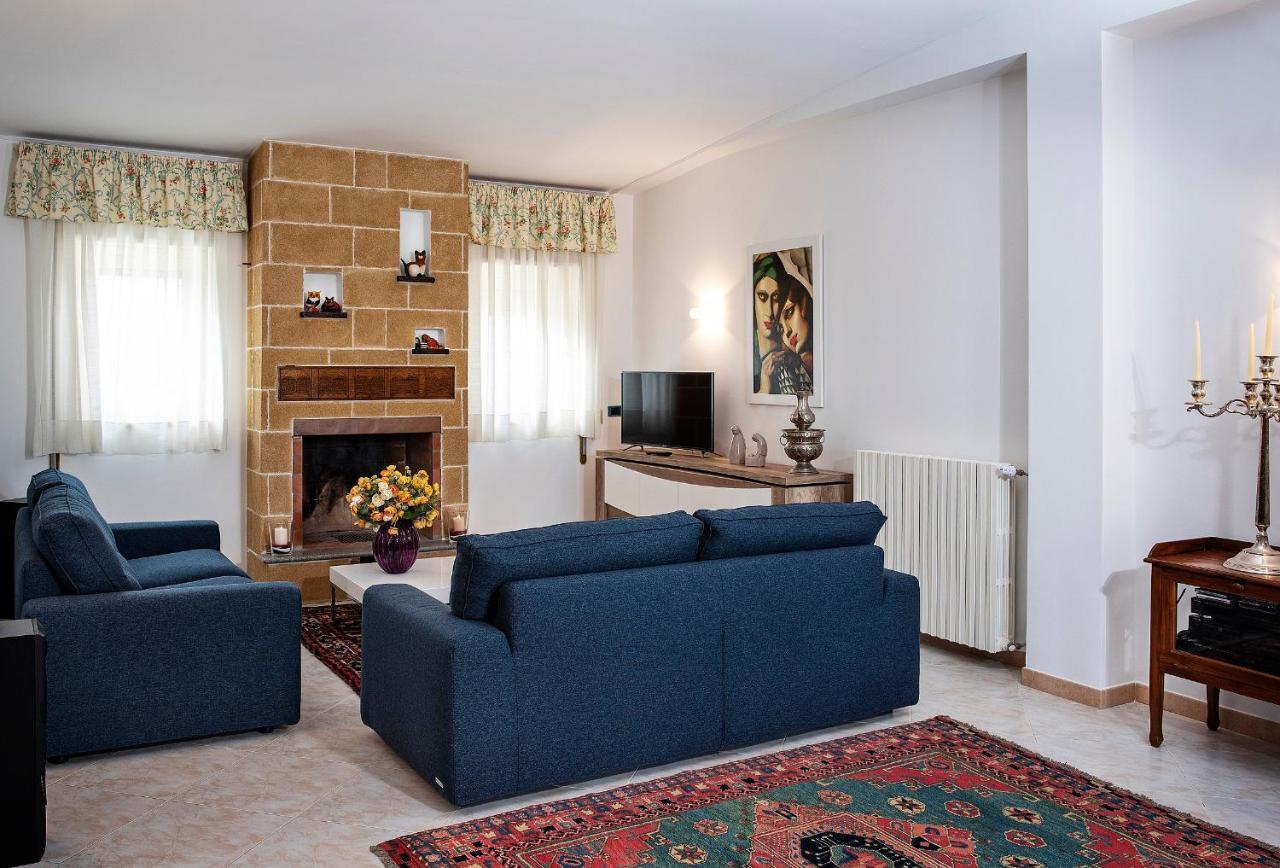 Villa Eva Crispiano Bagian luar foto