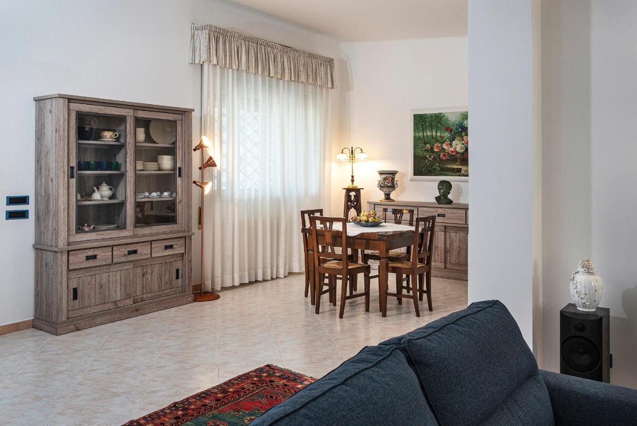 Villa Eva Crispiano Bagian luar foto