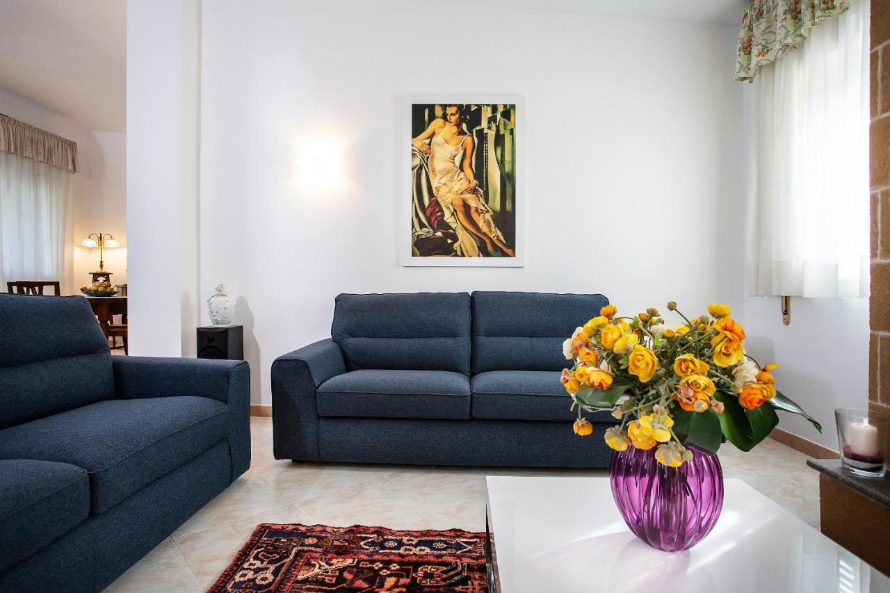 Villa Eva Crispiano Bagian luar foto